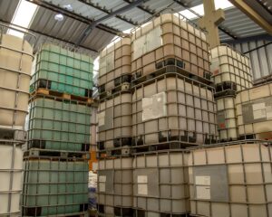 Read more about the article IBC Tank: Kimyasalları Güvenle Taşımak için Mükemmel Çözüm