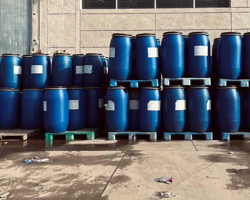 Read more about the article Ekolojik Dostluk: Mavi Bidon Fiyatları ve Çevre Bilinci