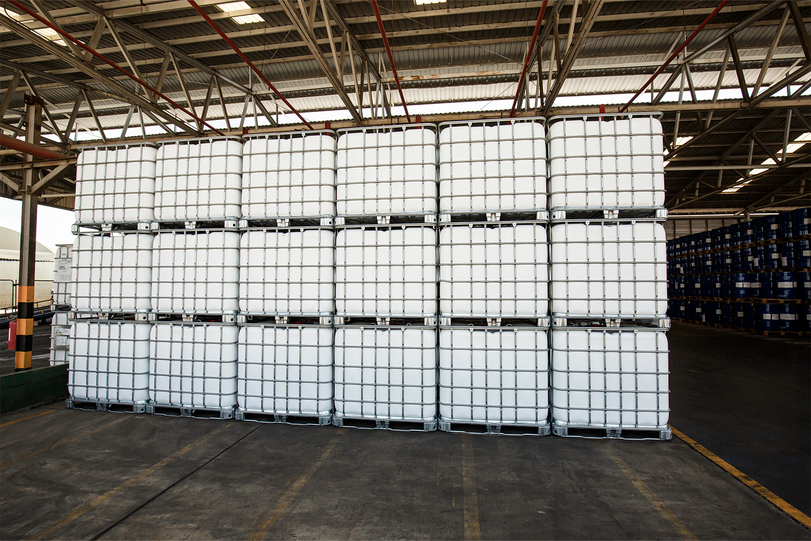 Read more about the article dış mekan IBC tank depolama